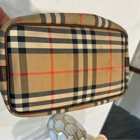 Authentic Burberry vintage bucket bag - Picture 9 of 10